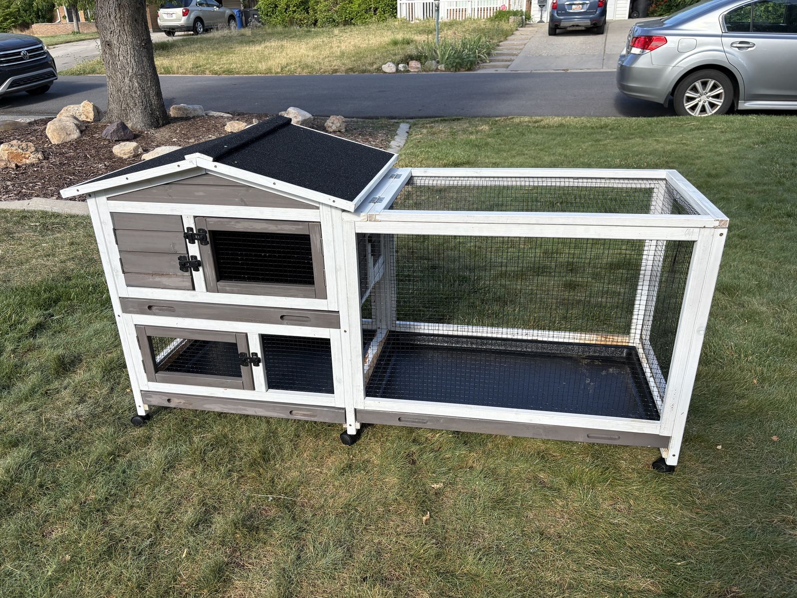 Bunny hutch, rabbit hutch