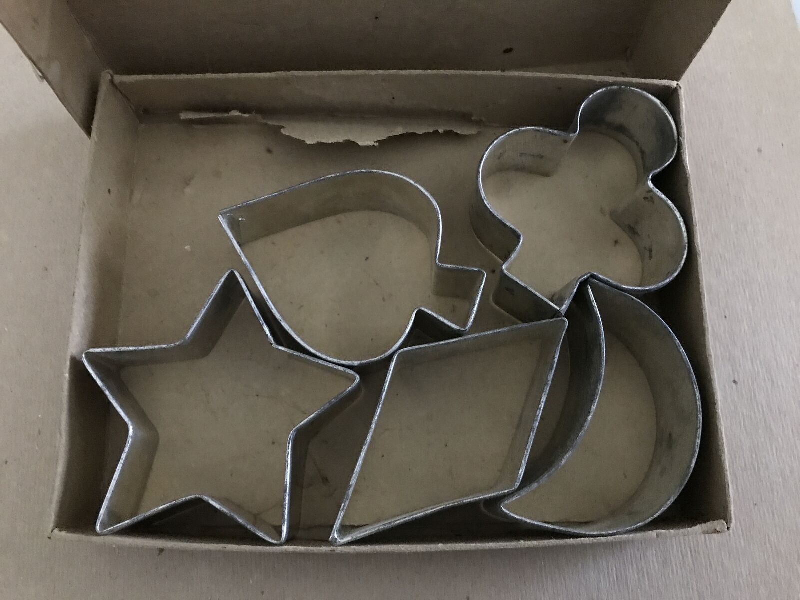 Vtg Metal Cake Sandwich Cookie Cutters 6 Pcs Club Diamond Spade Star Moon