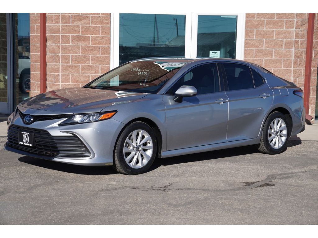 2022 Toyota Camry LE