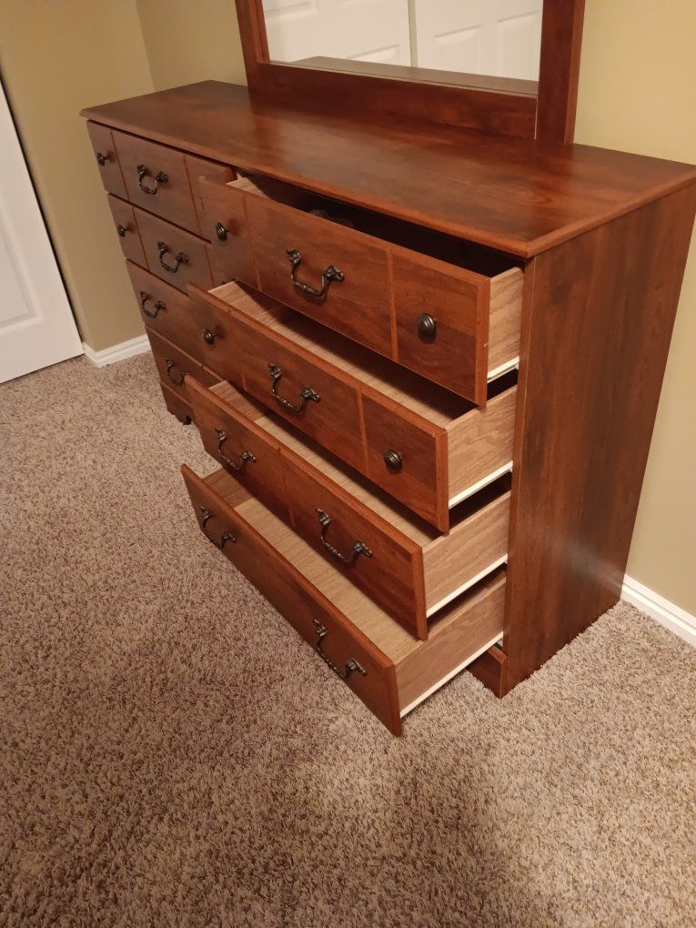 Main image 3