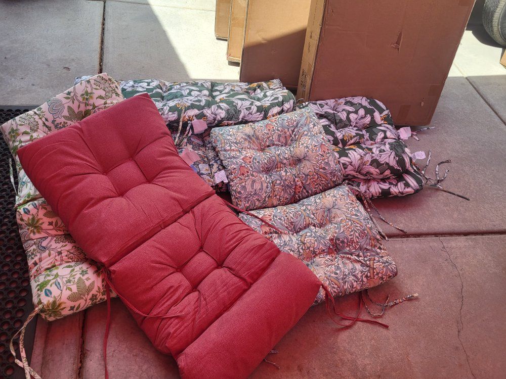 Outdoor Patio Cushions Multi Colors 
Qty-7