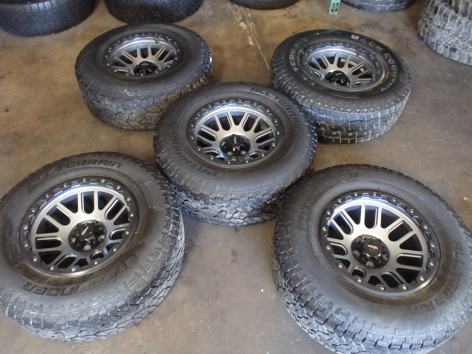 SET OF USED VISION WHEELS 17" INCH 5X127=5X5.0 AND TIRES 285/70R17