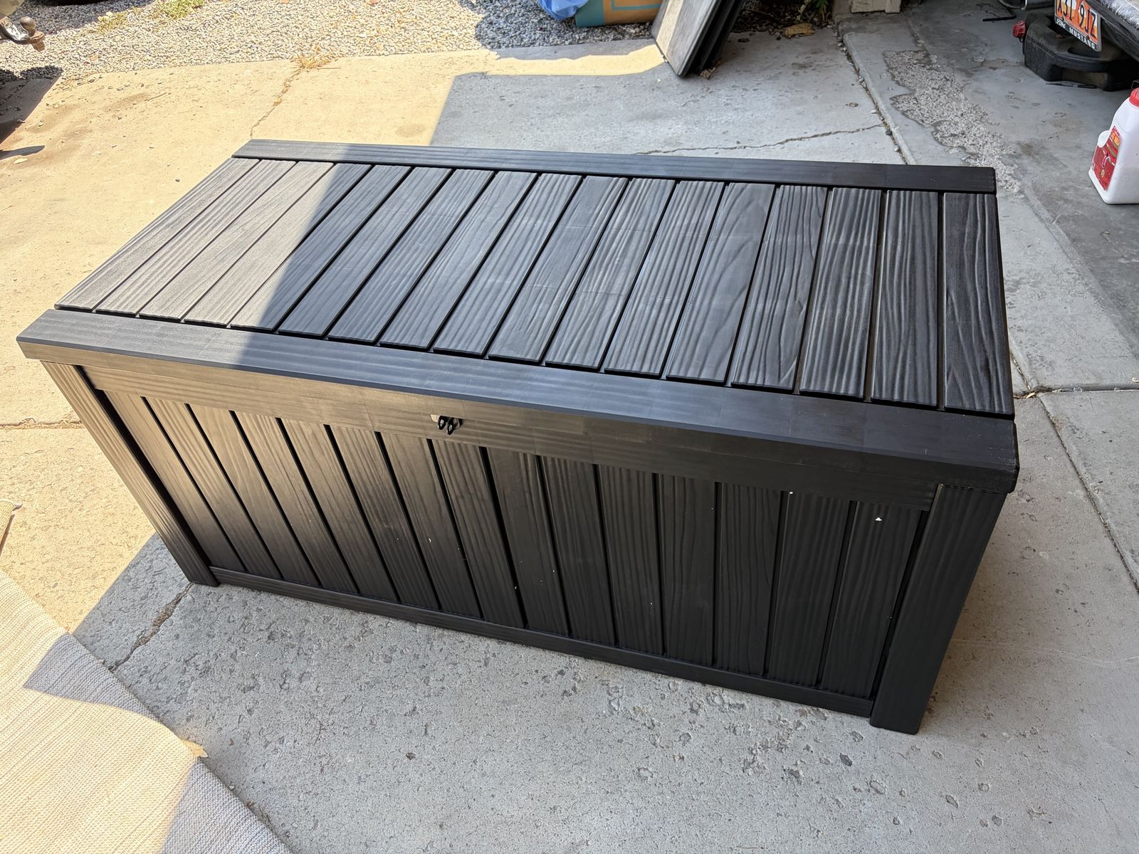 Deck box