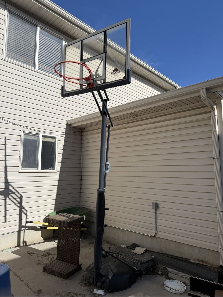 Basketball hoop