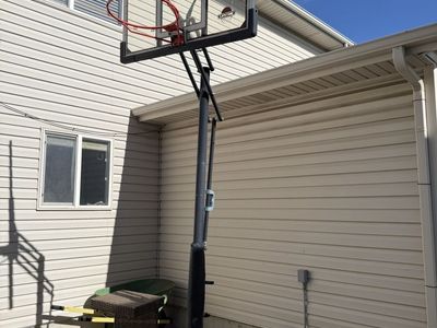 Basketball hoop