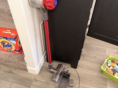 Dyson V8 Cordless Stick Vacuum Cleaner with Charger and Attachments