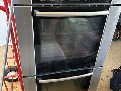 FREE—-NEEDS REPAIR! Bosch 800 Series HBL8651UC 30" Stainless Steel Electric Double Wall Oven