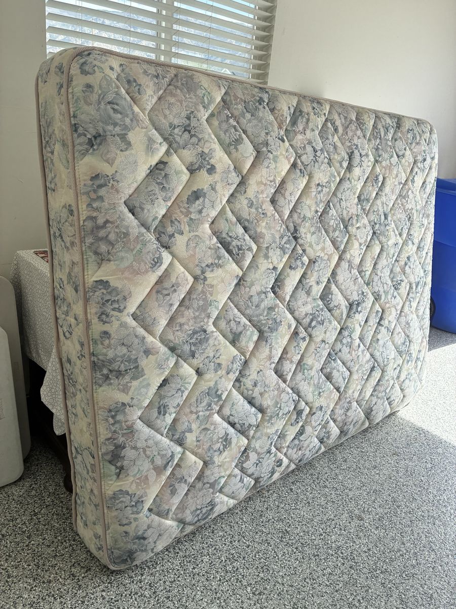 Free Queen size mattress (only mattress - no box springs)