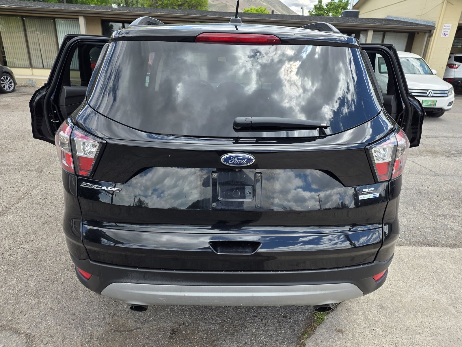 Main image 7