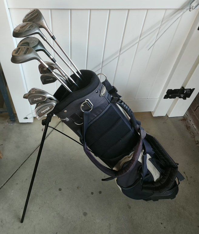 Proficiency/Knight full and complete golf set.