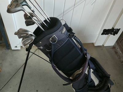 Proficiency/Knight full and complete golf set.