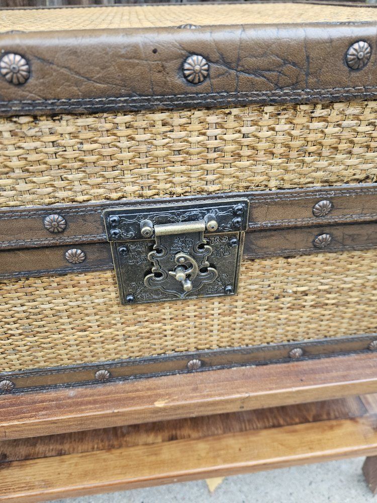 Main image 3