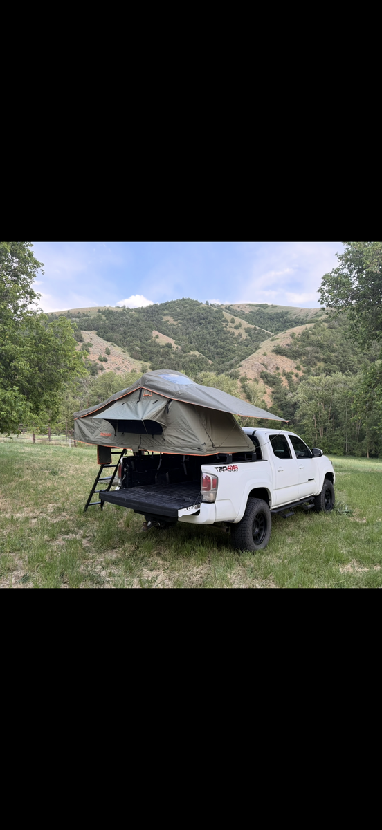 ROAM Vagabond Rooftop Tent With Annex