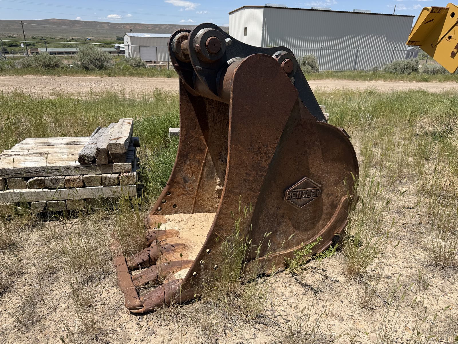 Komatsu PC300 excavator 42" bucket