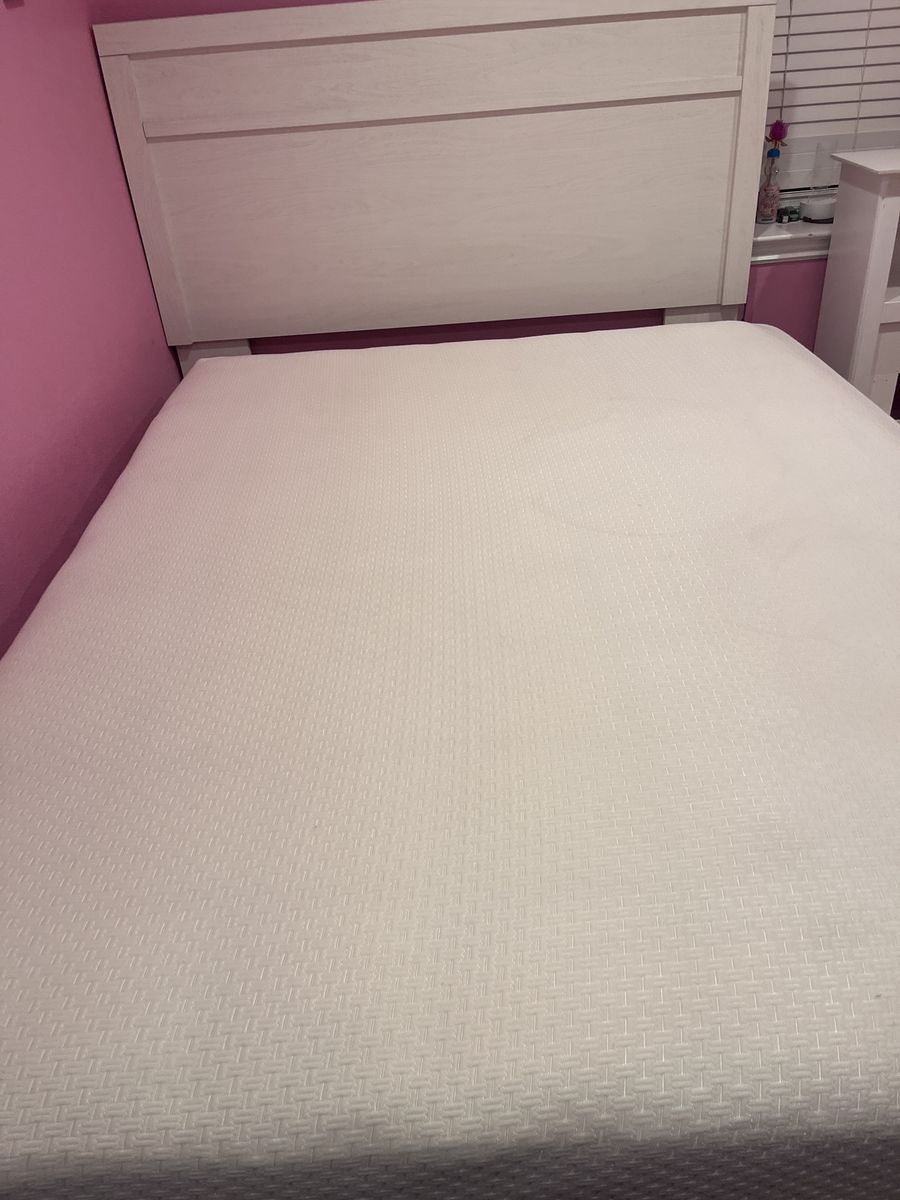 White Wood Queen Bed Frame with Headboard and Metal Slats - Excellent Condition
