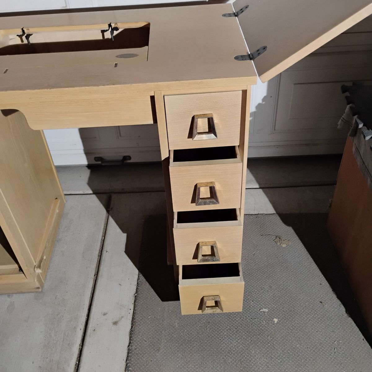 Main image 3