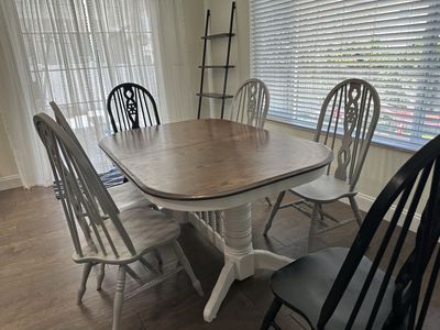 Solid Wood Dining Table with 6 Chairs and 2 Leaves - Expandable Kitchen Set