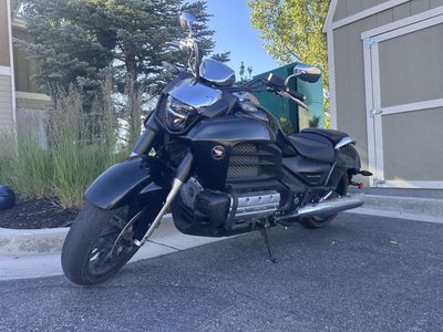 2014 Honda Valkyrie F6C Motorcycle - Black Cruiser - FOR TRADE