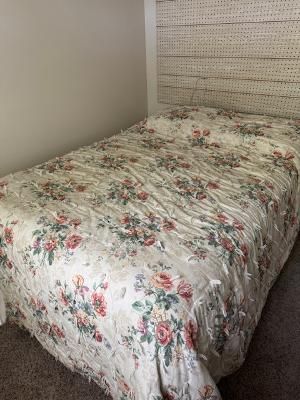 Twin Adjustable Bed with Remote – Works Great