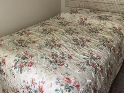 Twin Adjustable Bed with Remote – Works Great