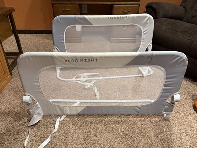 Toddler safety bed rails