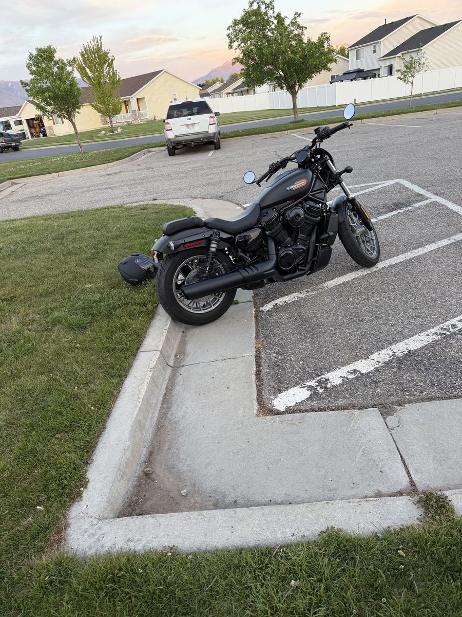 2026 Harley Davidson Nightster Special Edition RH975 Black) - Low Miles, Excellent Condition