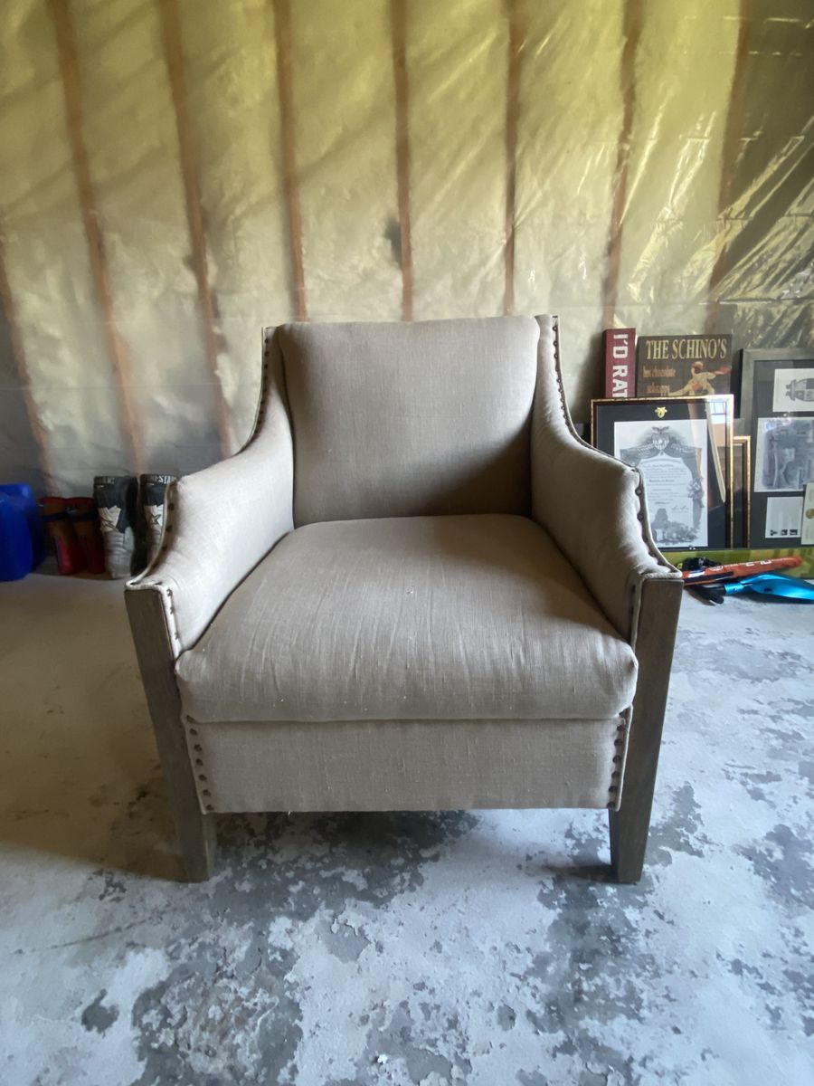 High-End Deconstructed Farmhouse Accent Chair – Linen & Wood
