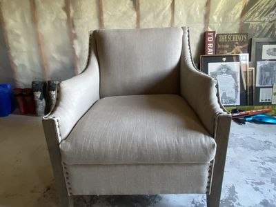 High-End Deconstructed Farmhouse Accent Chair – Linen & Wood