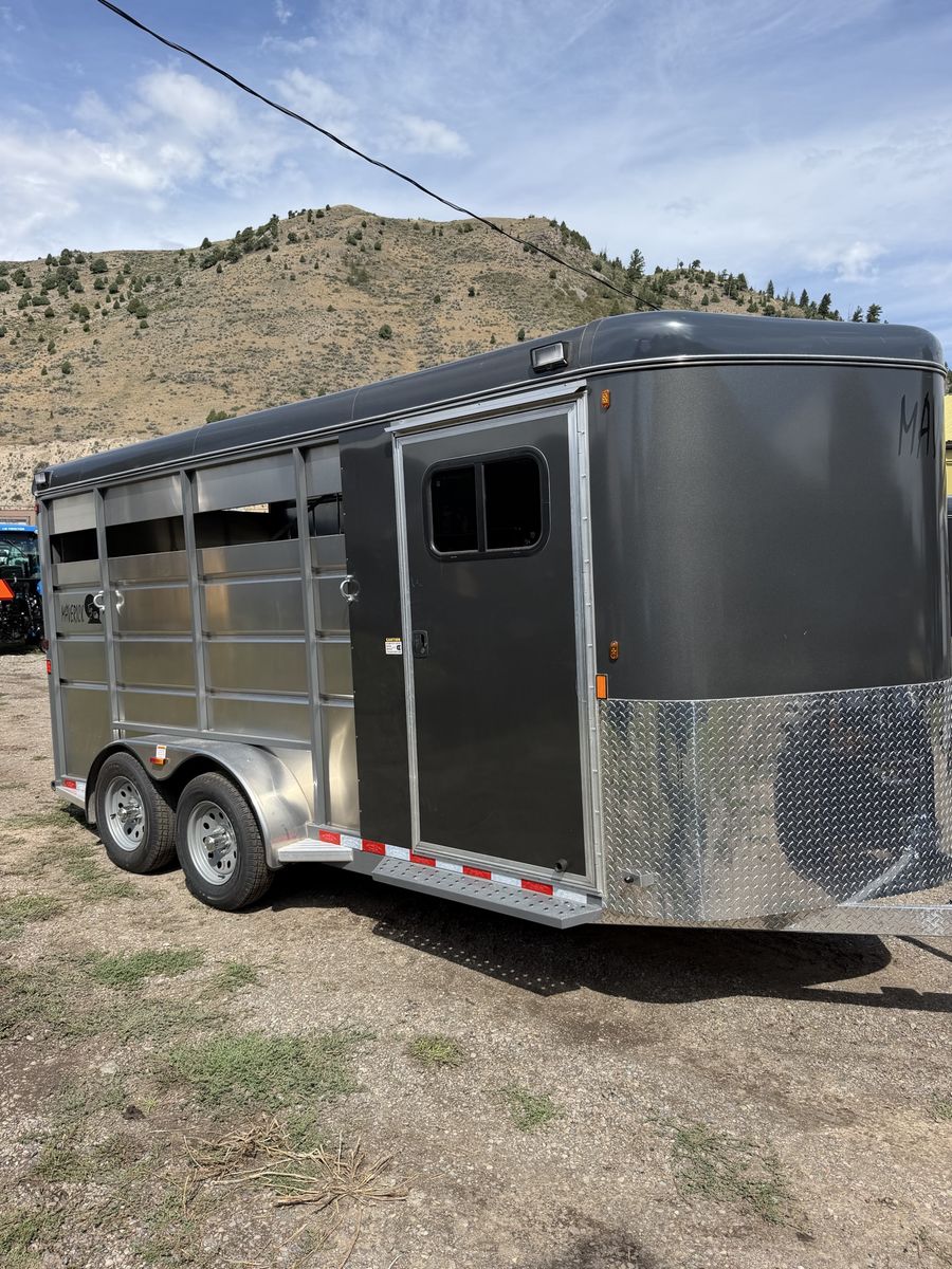 3H Maverick Horse Trailer