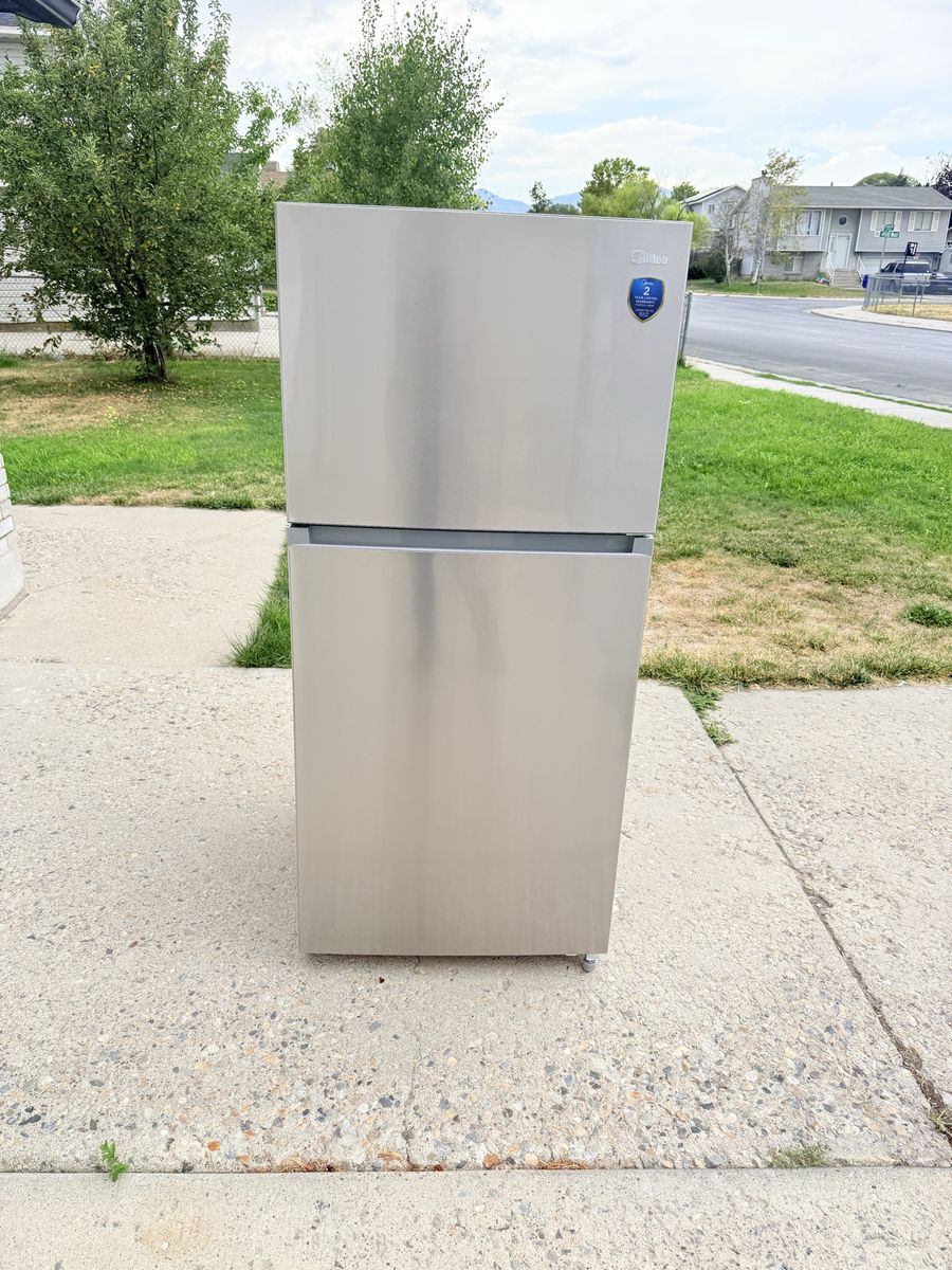  Brand new Midea Stainless Steel Top Freezer Refrigerator