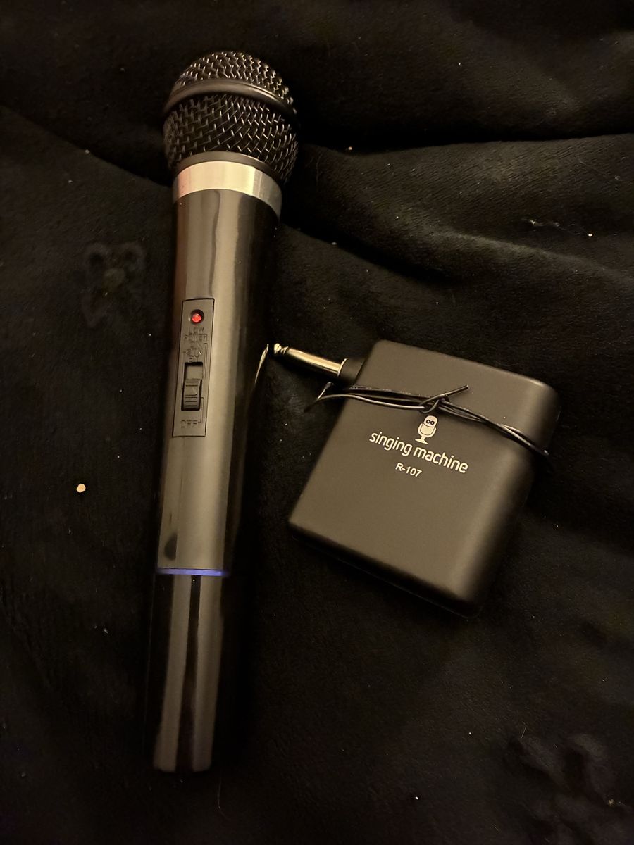 Singing Machine R-107 Wireless Microphone with Receiver