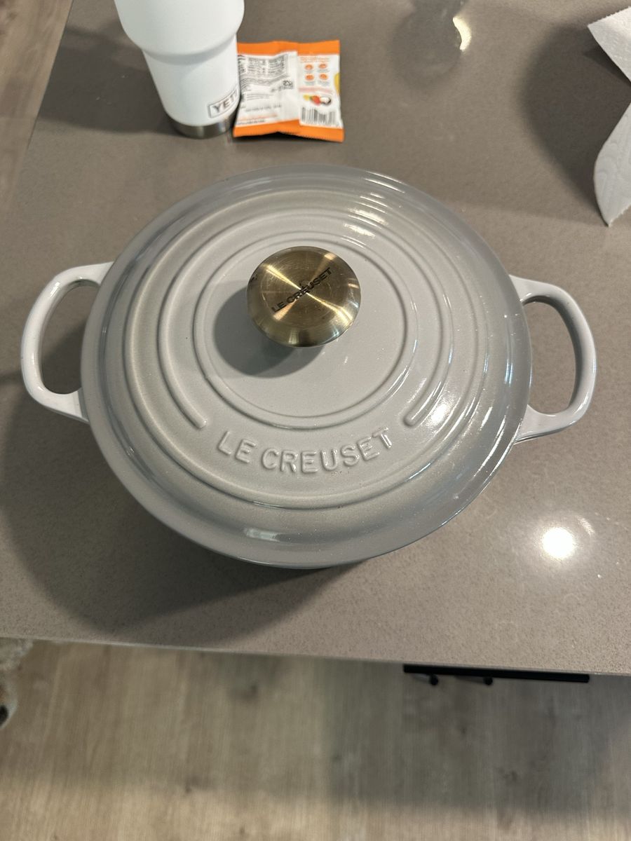 Le Creuset Enameled Cast Iron Dutch Oven - 24 (4.5 Quart) - Light Grey/Oyster - Made in France