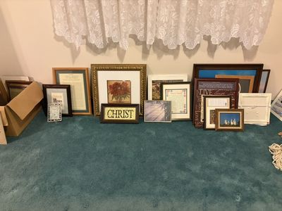 Miscellaneous Picture Frames & Artwork