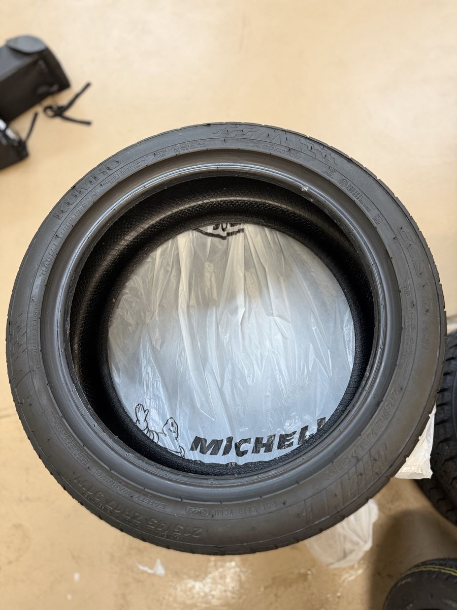 4 Kuhmo Ecsta PS31 215/45ZR17 UHP Summer Tires