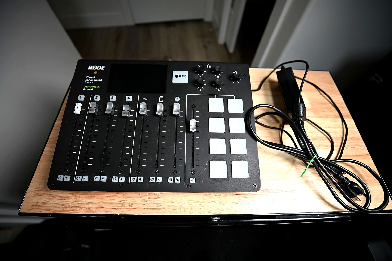 RØDE RØDECaster Pro Integrated Podcast Production Console