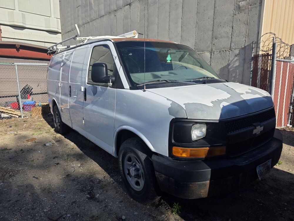 06 chevy 1500 van cargo