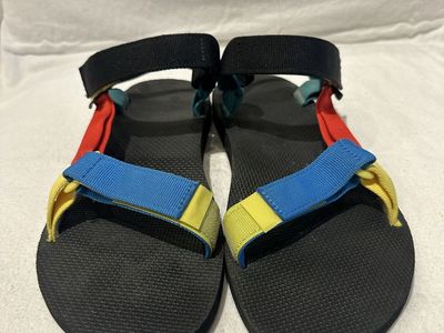 Teva men’s size 11 multicolor sports sandals