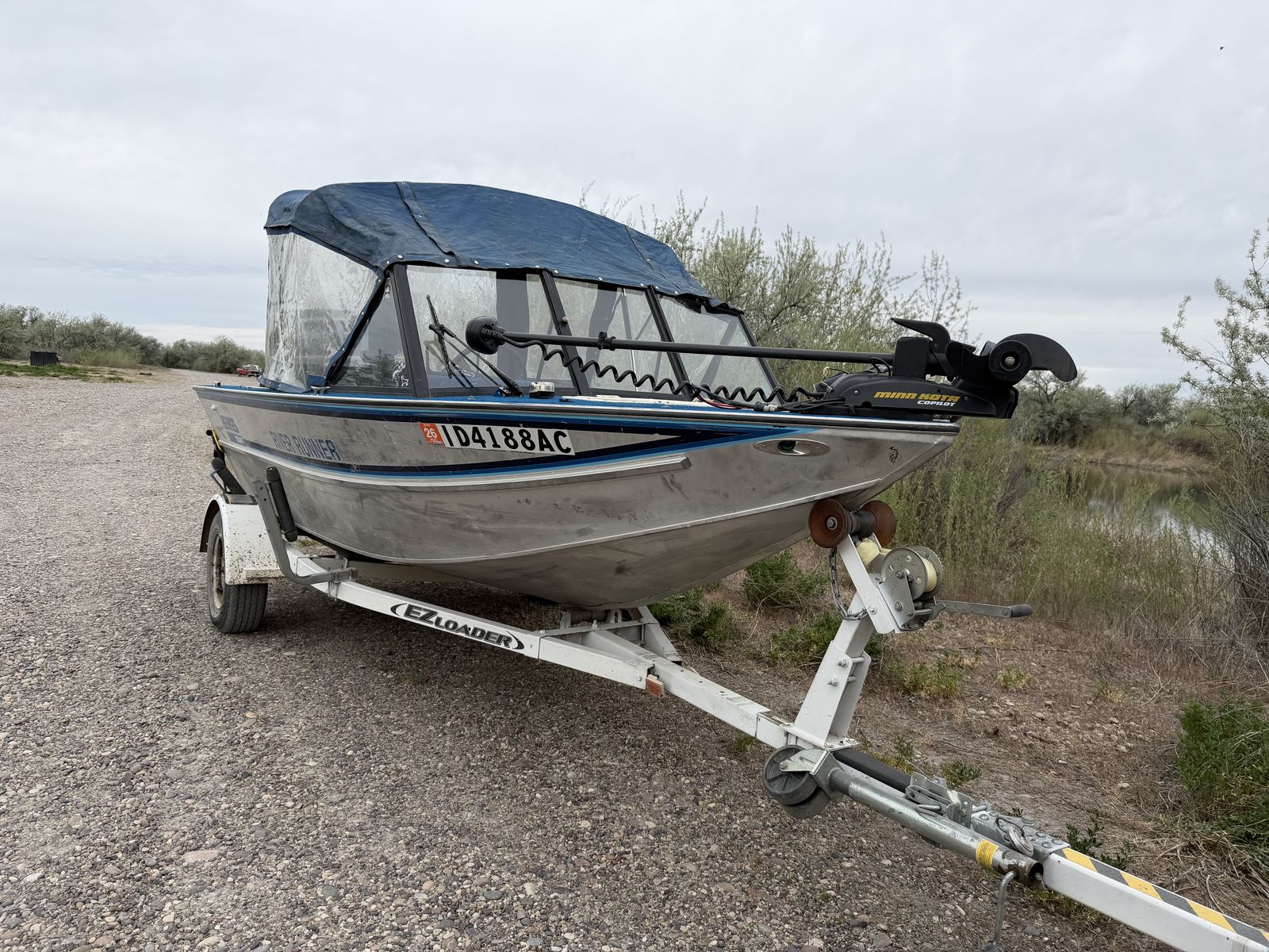 Hewes Craft Jet boat river boat