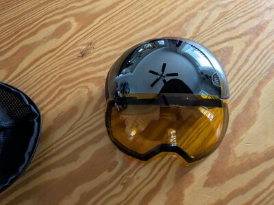 ski googles and two magnetic lenses.