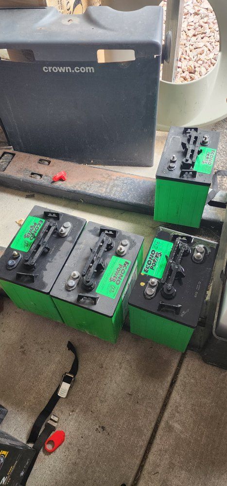 4 Interstate 6v batteries 
