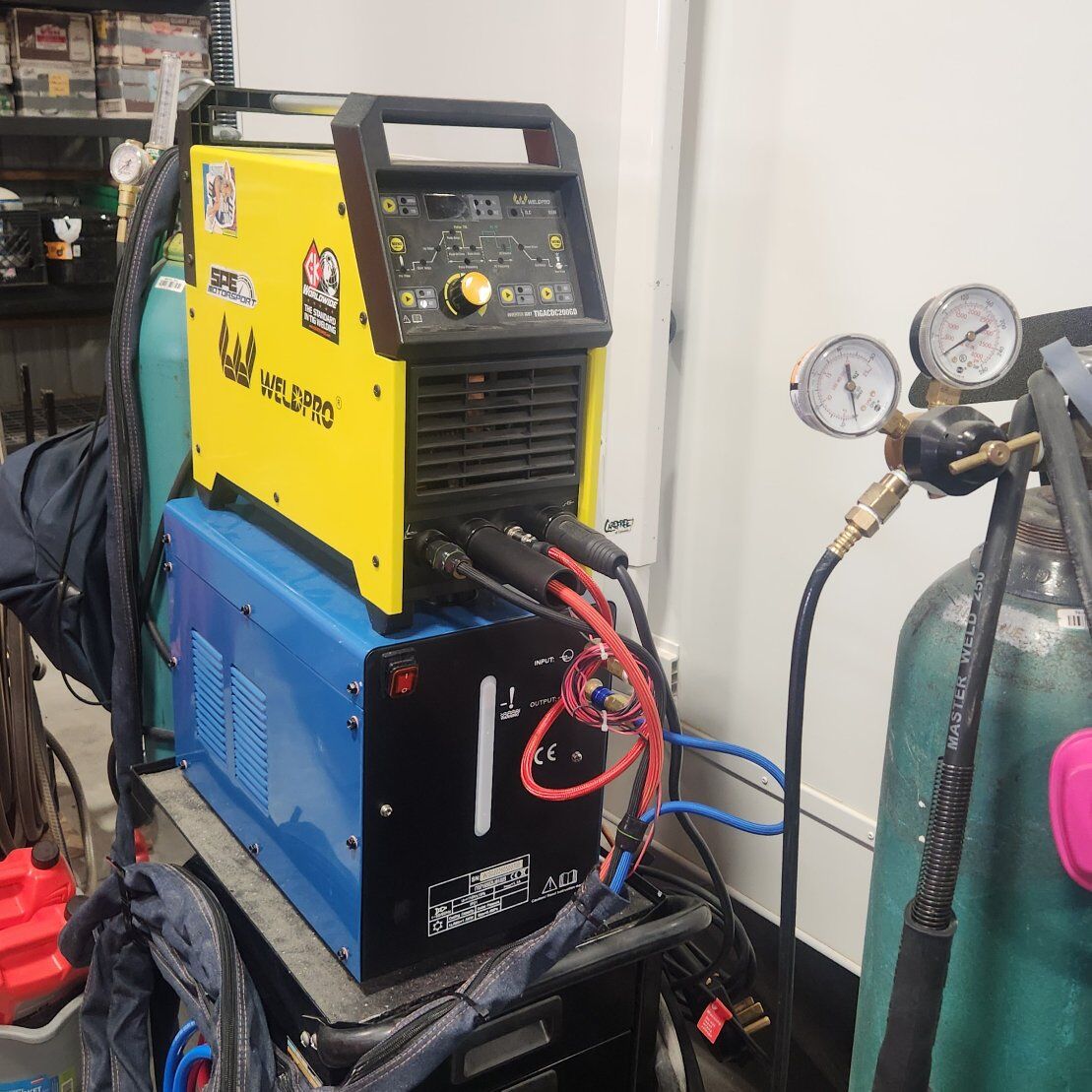 Tig welder with water cooler 220/120 volt