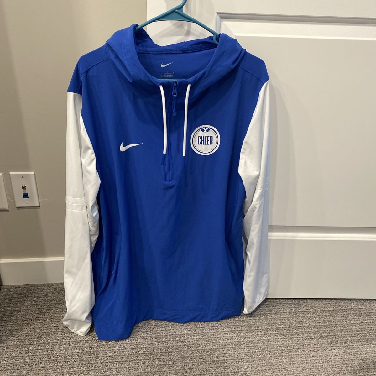 Nike BYU Cheer 1/4 Zip Pullover Hoodie - Large