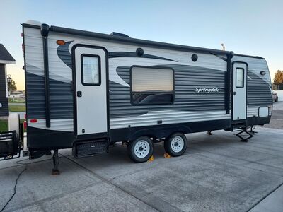 Travel trailer Camper