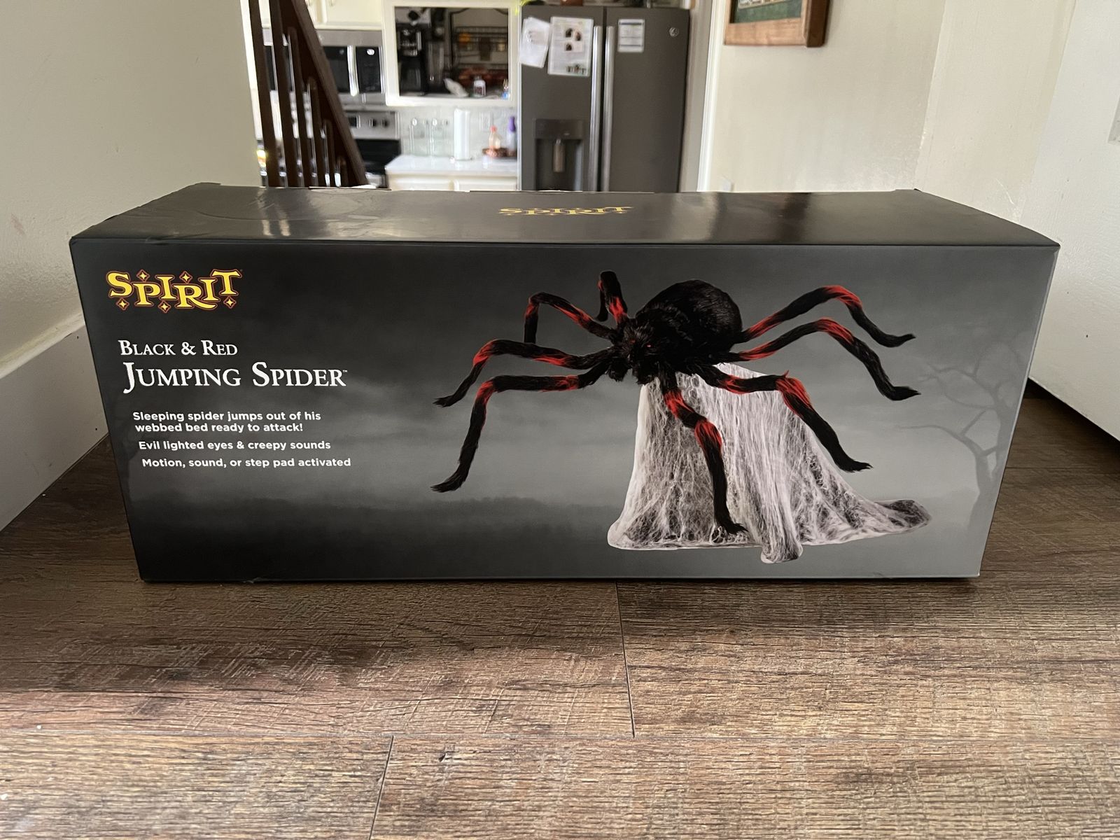 Jumping spider animatronic