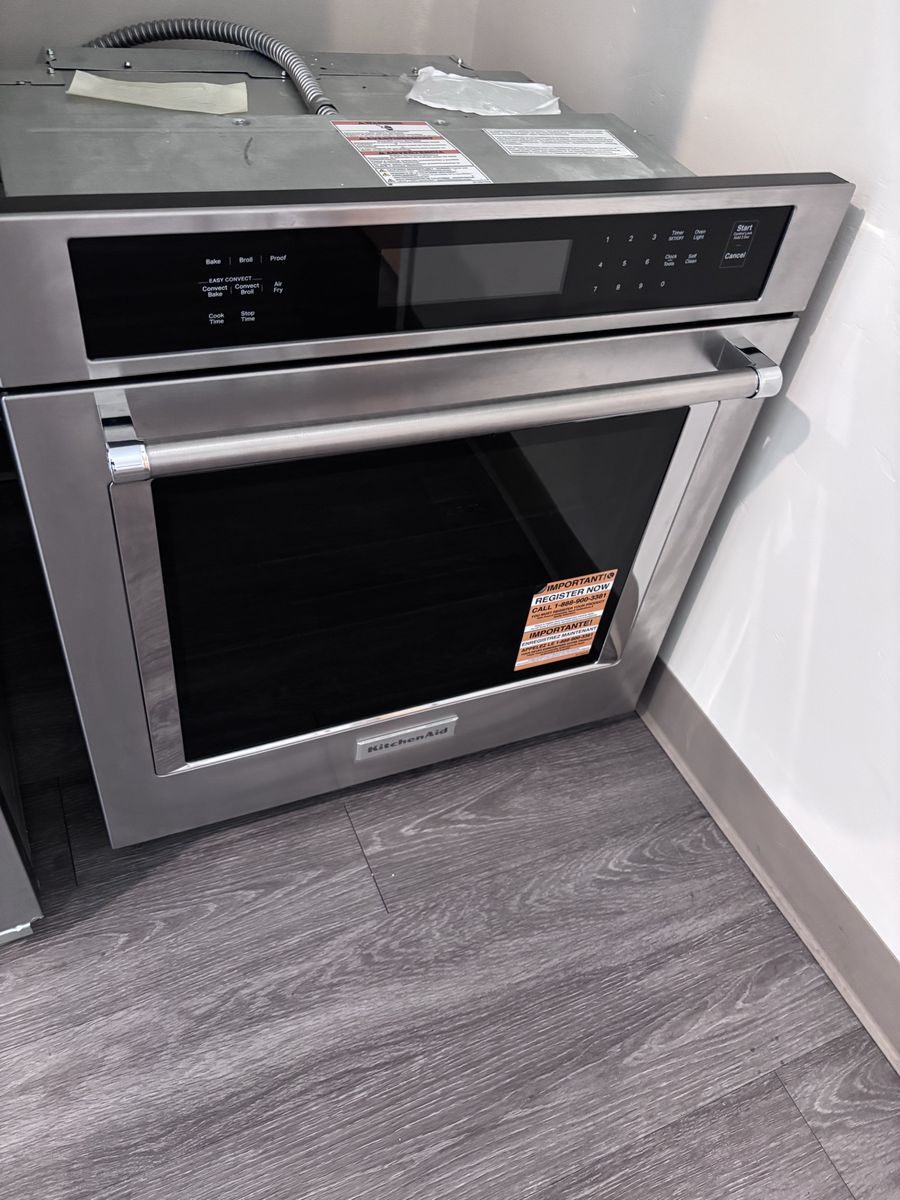 New KitchenAid 27” single wall over w/Air Fry