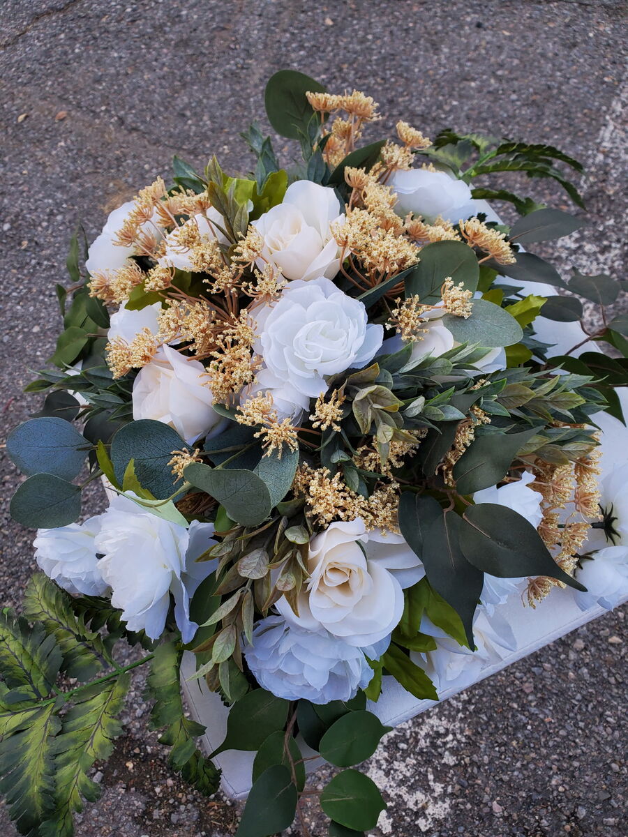 2 floral arch pieces