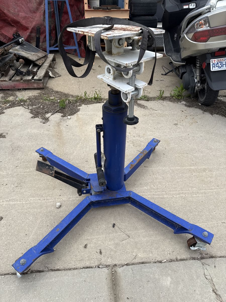 Transmission jack for under car