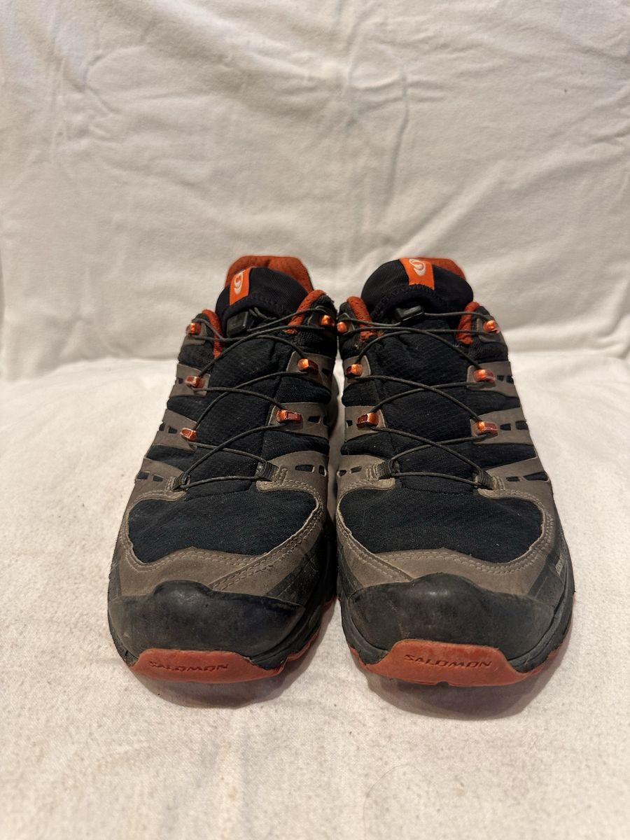 Salomon Synapse men’s size 9, black with orange trim Wtrprf trail shoes