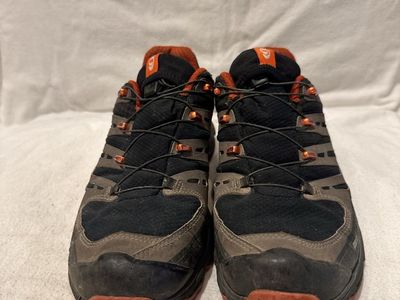 Salomon Synapse men’s size 9, black with orange trim Wtrprf trail shoes