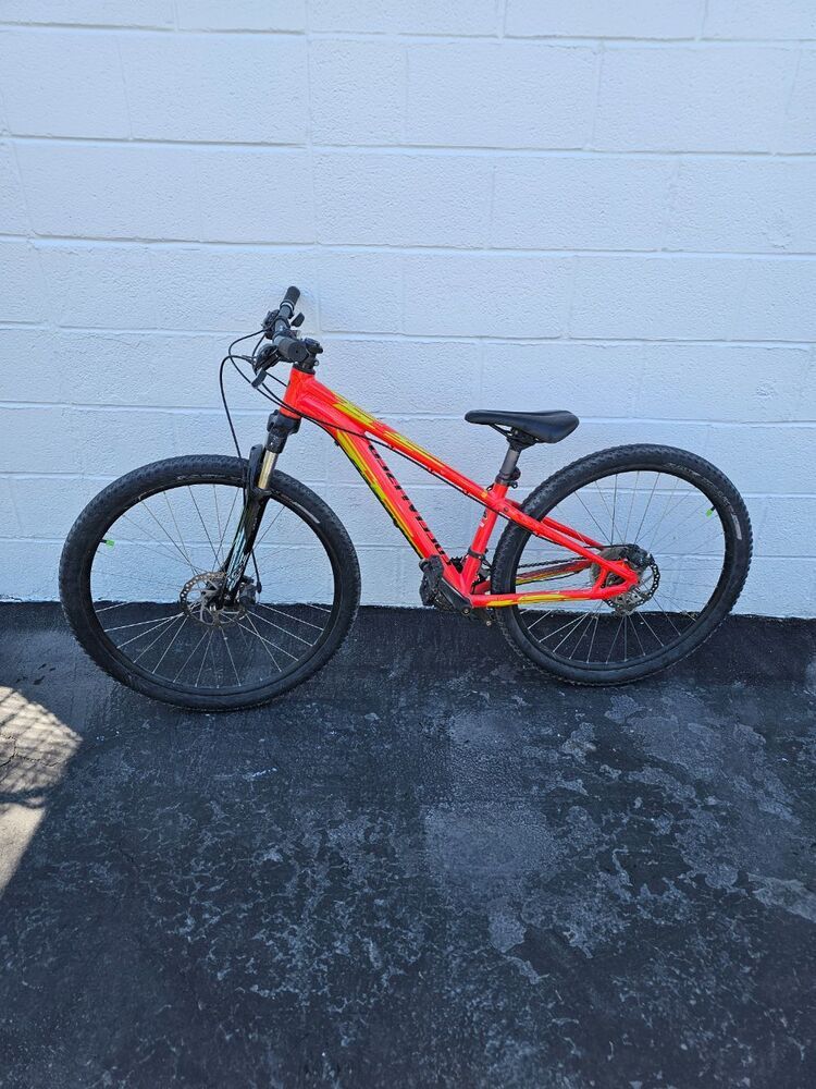 SPECIALIZED PITCH 650B MOUNTAIN BIKE